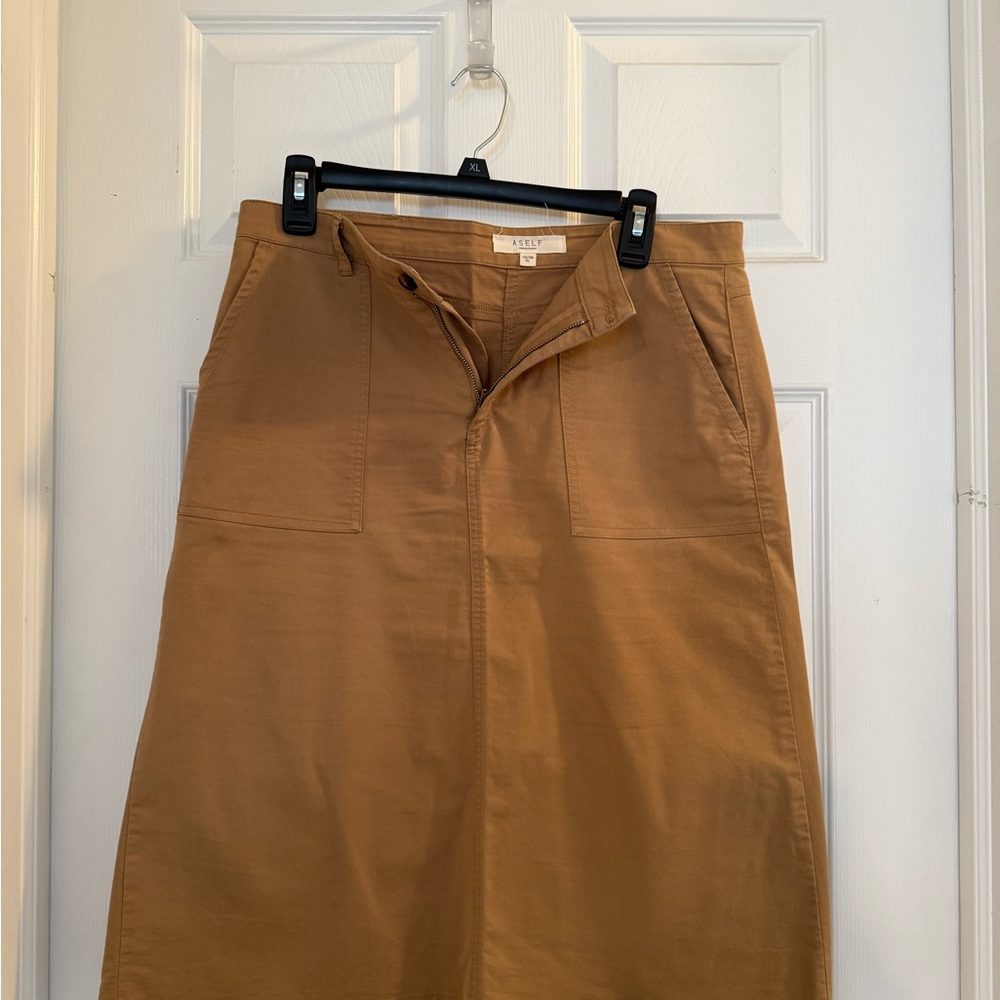 Elegant Tan Midi Skirt